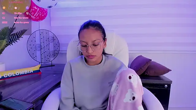 emma_brooks_ live
