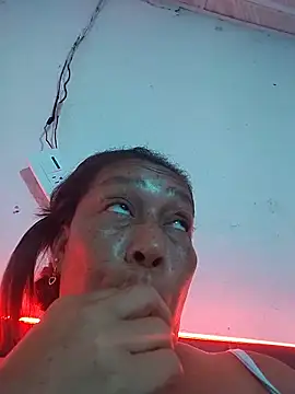 Sweet-Latina-Milf live