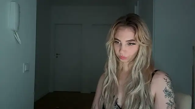 TeenLily live