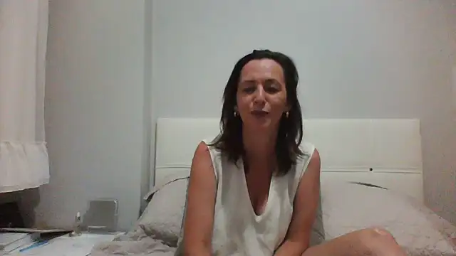 ArianaStarr live