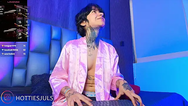 hottiesjuls live