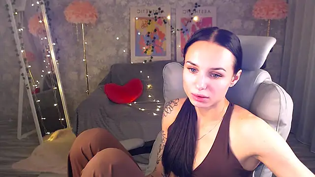 NicoleMerz live