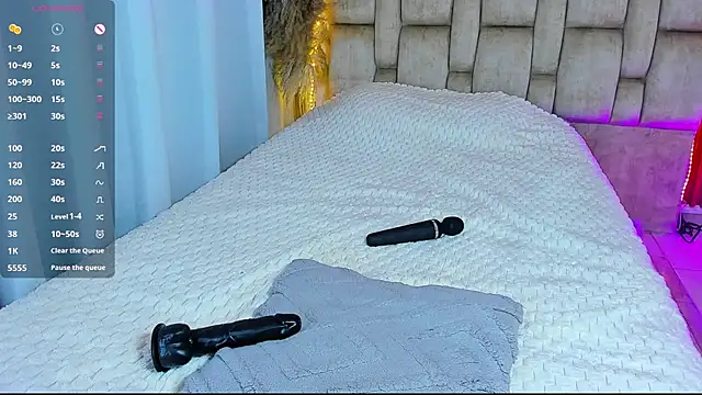 whitney_white_ live