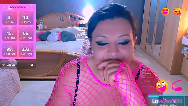Ariellefoxy live