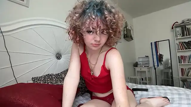 petitewhitebaee live