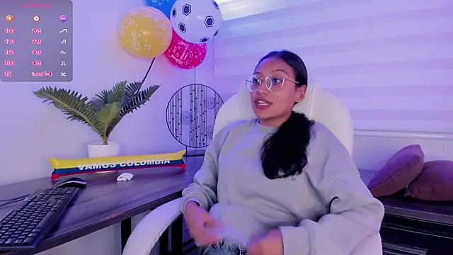 emma_brooks_ live