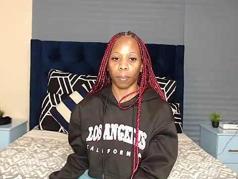 QUEENMANDYY live