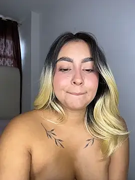 Elina_Hills live