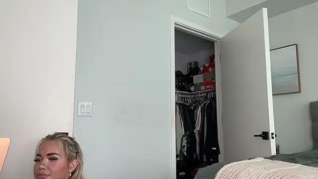 ElenaErickson live