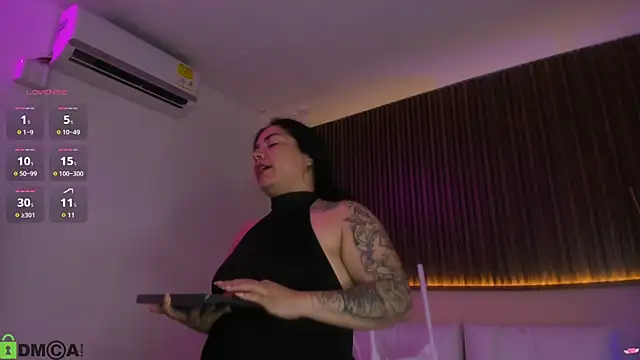 rebecaa_grey live