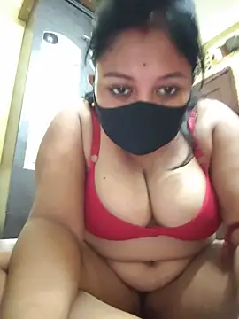 Curvy_Trisha live