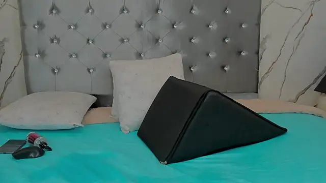 nymphomanya live