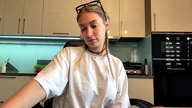 SoftnessMila live