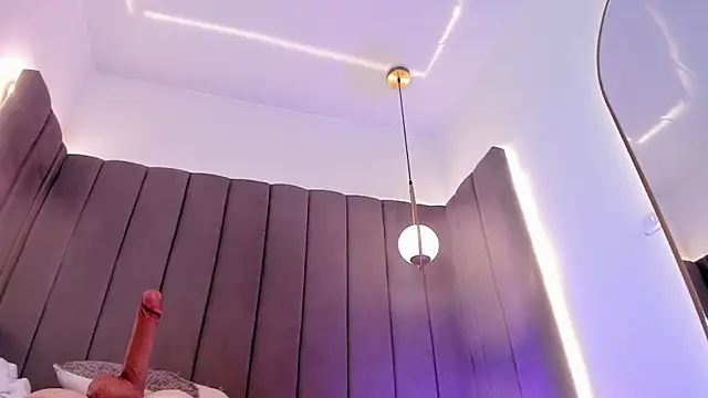 Ashley_Beaomunt live