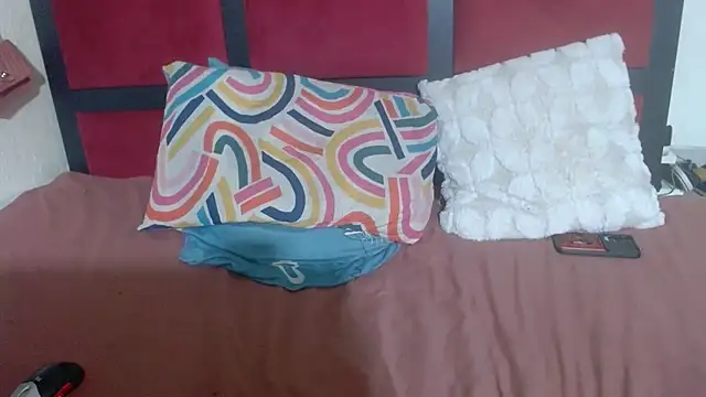 MaximTease24 live