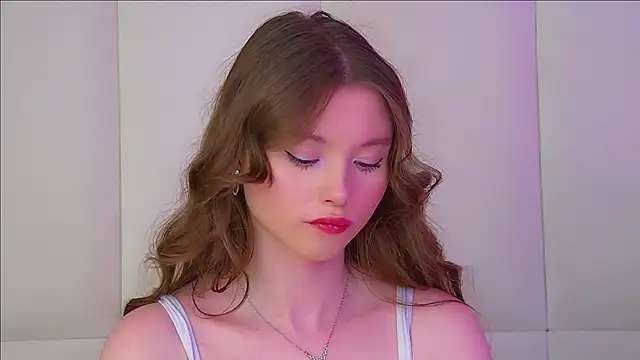 KeiraAsti live