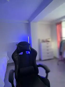 JuanitaMore01 live
