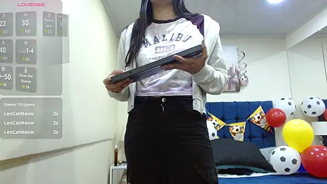 ValerieLyon_ live