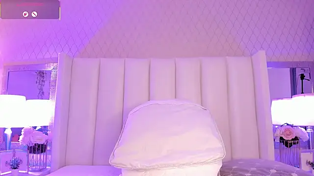 SophiaSmiiths_ live