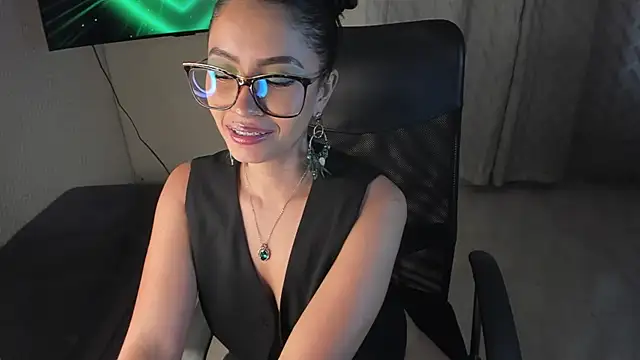 PaulinaBelushi live