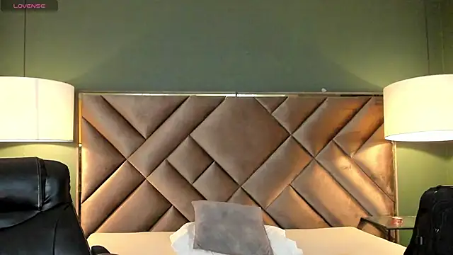 Emily_Lopera live