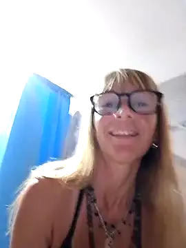 LunaNatural live