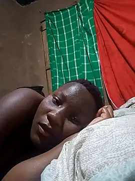 CUTE-LEYLAH live