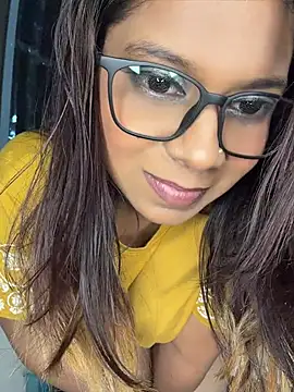 Malika_Secrets live