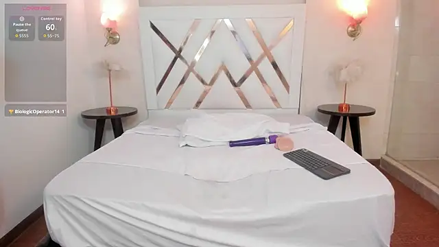 Sky_Collins_ live