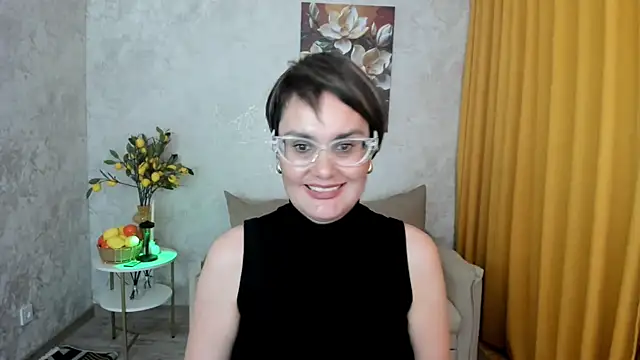 MayaNoire live