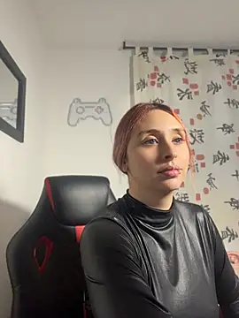 Sophia_LuxxX live
