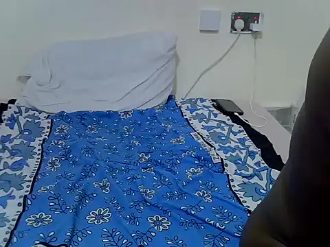 creamypetite live