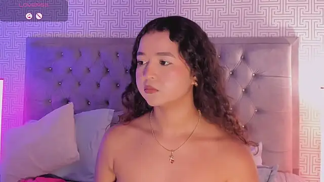 Evaa_Lunna_ live