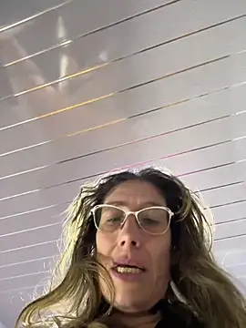 kaylaMinov_ live