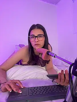 aurora_divine live