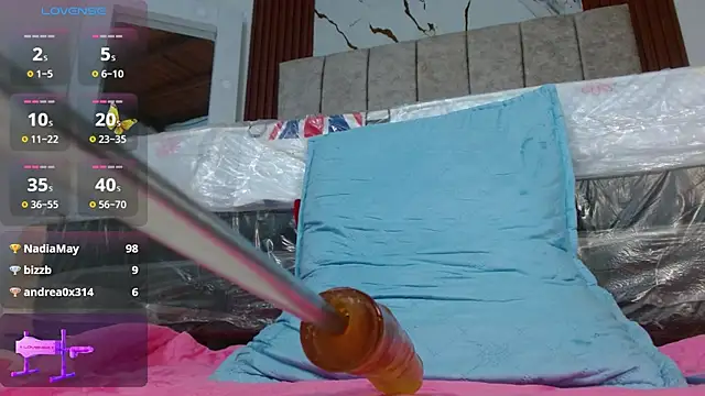 KateDiaz21 live