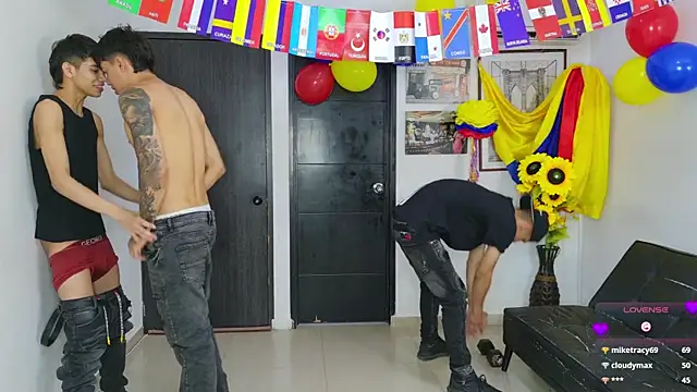 Voyeurism_guyss live