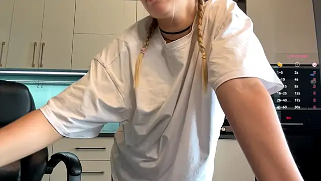 SoftnessMila live