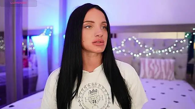 XandraBae live