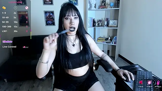 Ravenelle_ live