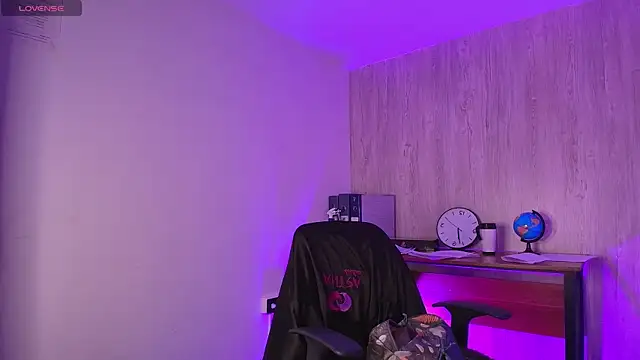 Susan_Voltaire live
