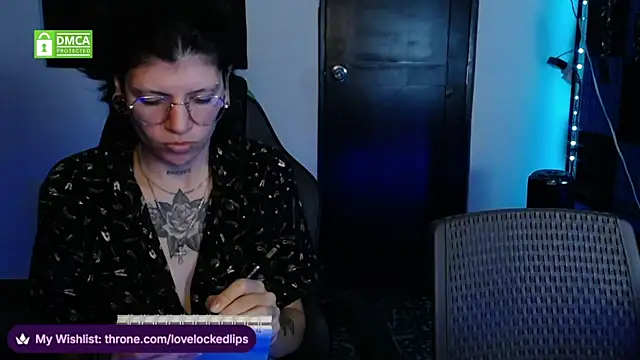 lovelockedlips live