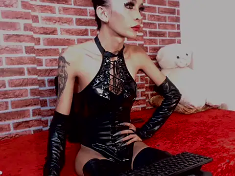 PHLauraLove live