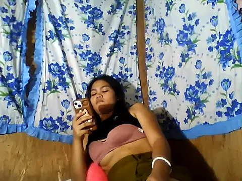 PinaySkinnyJust18 live