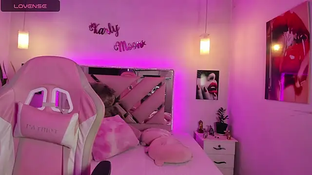 Karly_moon live