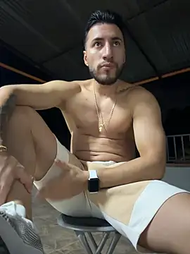 Thiago_Hill live