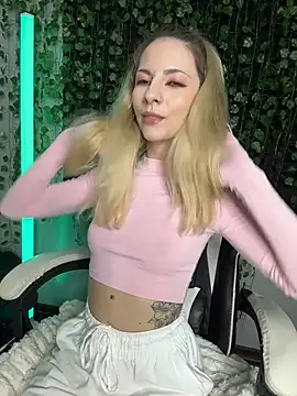 Eva_Kit live
