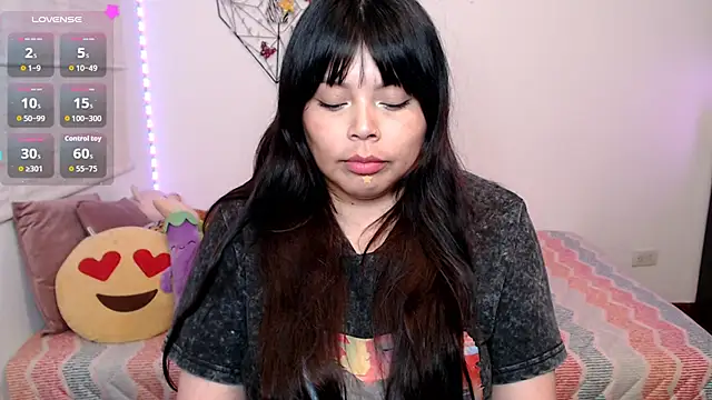 EllieMoonX live
