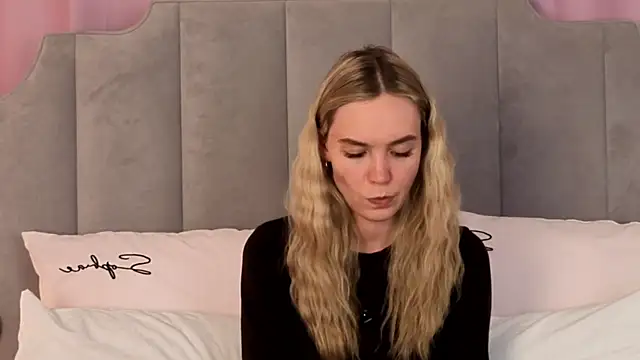 NikkiRyx live