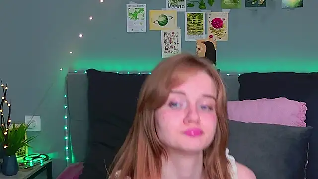 ElfieWhite live